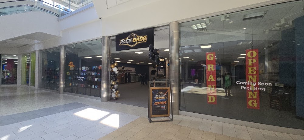 PackBros, tienda de TCG en Nashua