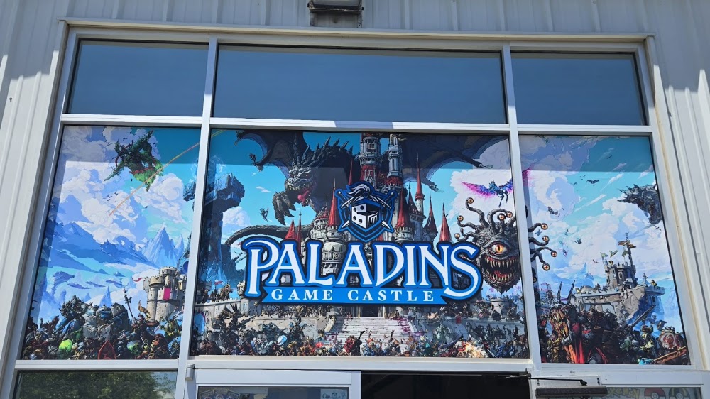 Paladins Game Castle, tienda de TCG en Bakersfield