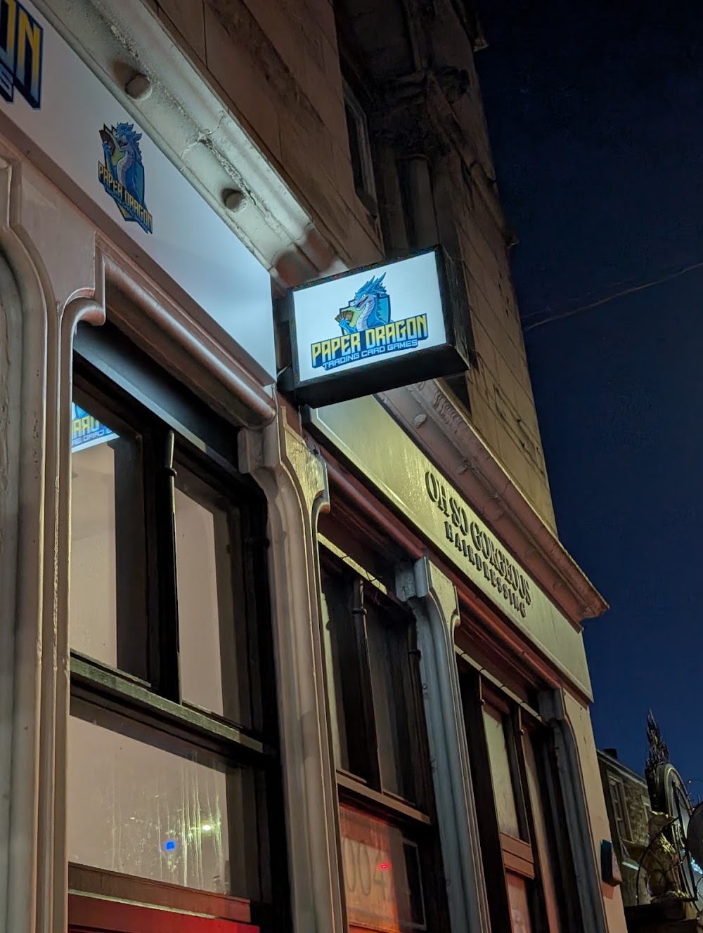 Paper Dragon, tienda de TCG en Dundee