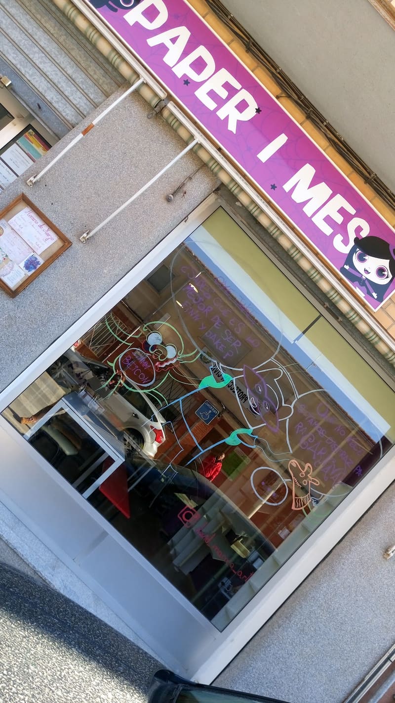 Paper i Mes, a TCG store in Castalla
