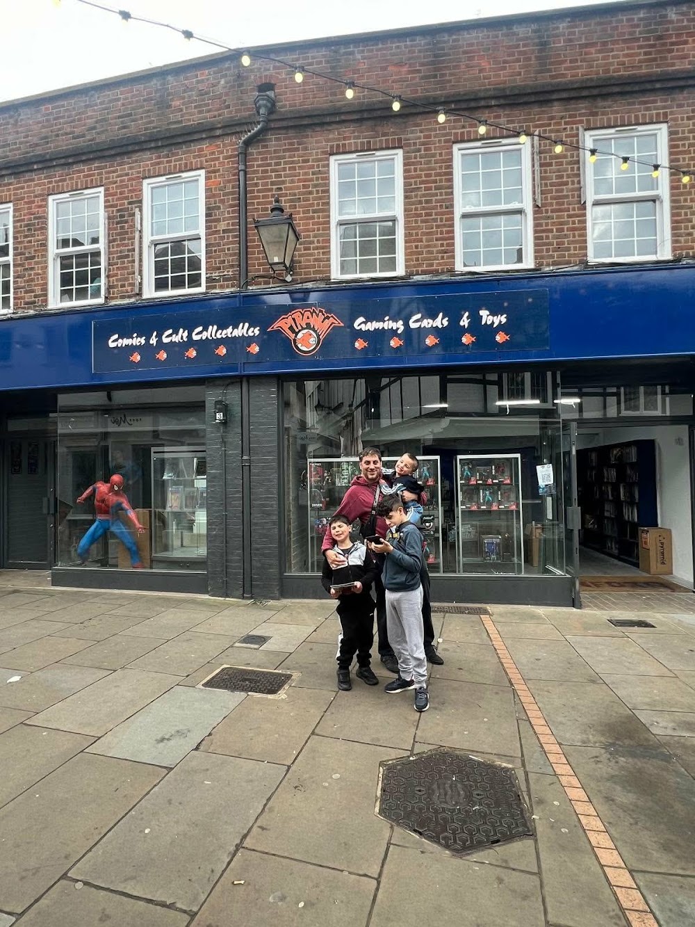 Piranha Comics & Games (Kingston), tienda de TCG en Kingston upon Thames