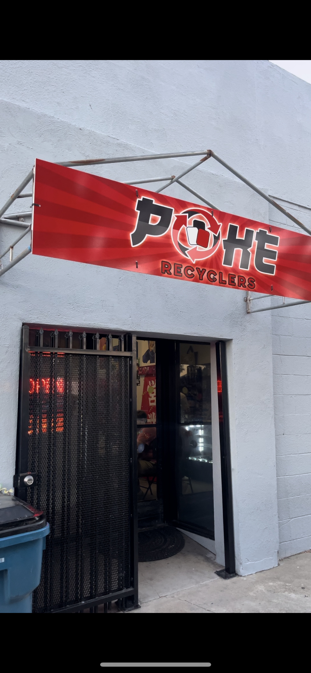 PokeRecyclers, tienda de TCG en Antioch