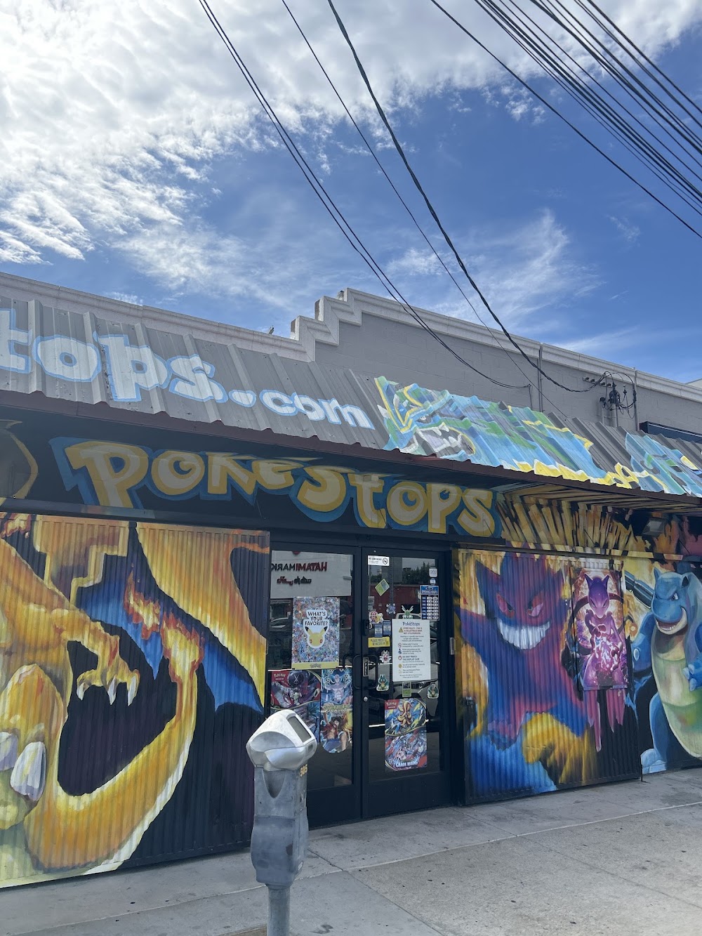 Pokestops, tienda de TCG en Encino