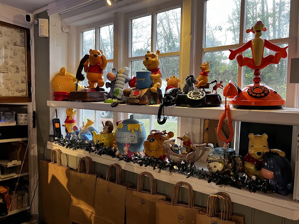 Pooh Corner, tienda de TCG en Hartfield