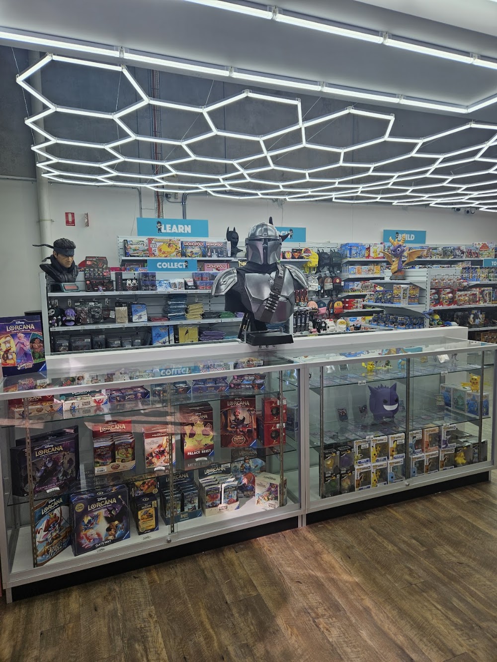 Pop Culture Essentials, tienda de TCG en Dural