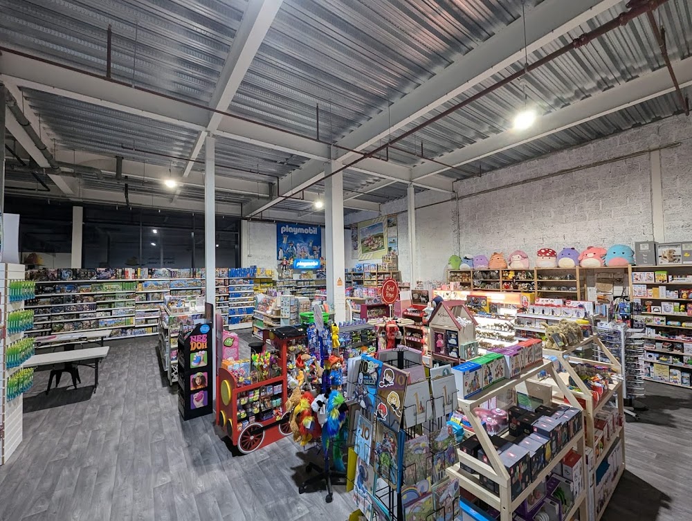 Pop & Pup Toy Shop Stroud, tienda de TCG en Stroud