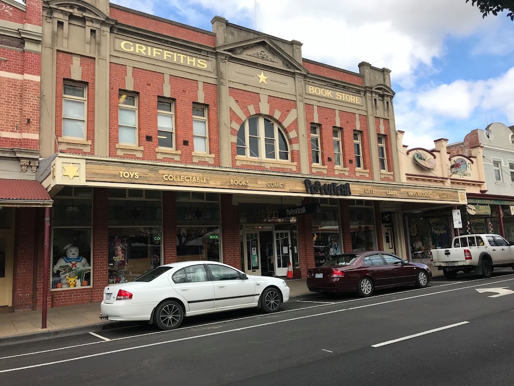 Popcultcha at Griffiths Bookstore, tienda de TCG en Geelong