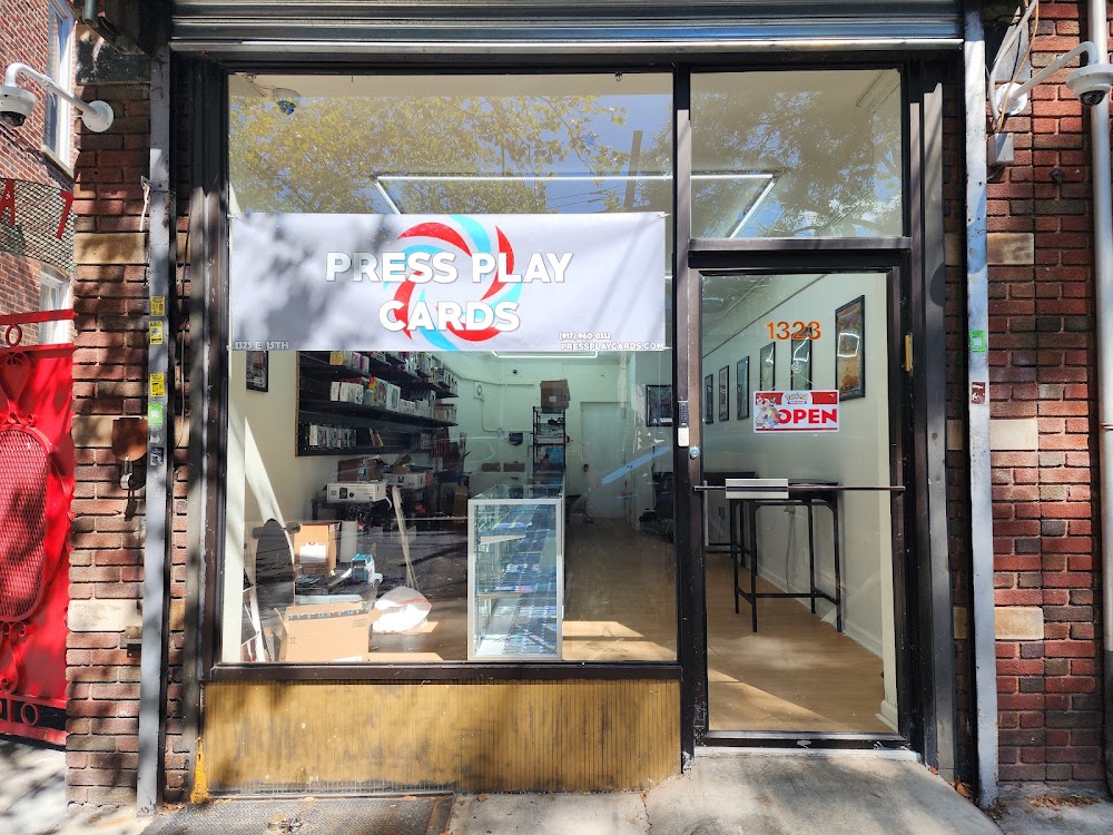 Press Play Cards, tienda de TCG en Brooklyn