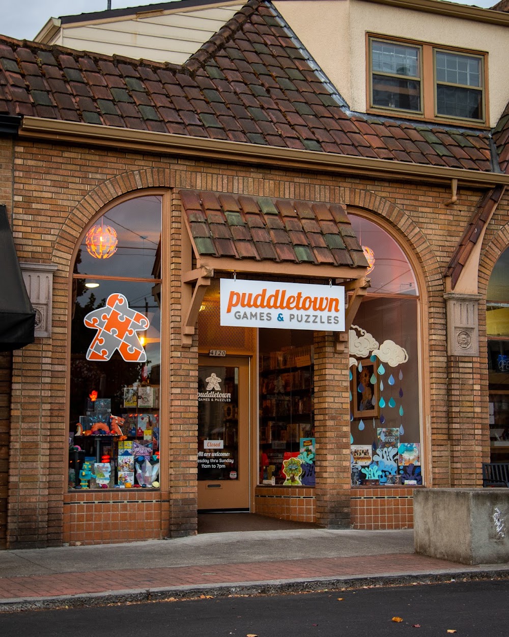 Puddletown Games & Puzzles, tienda de TCG en Portland