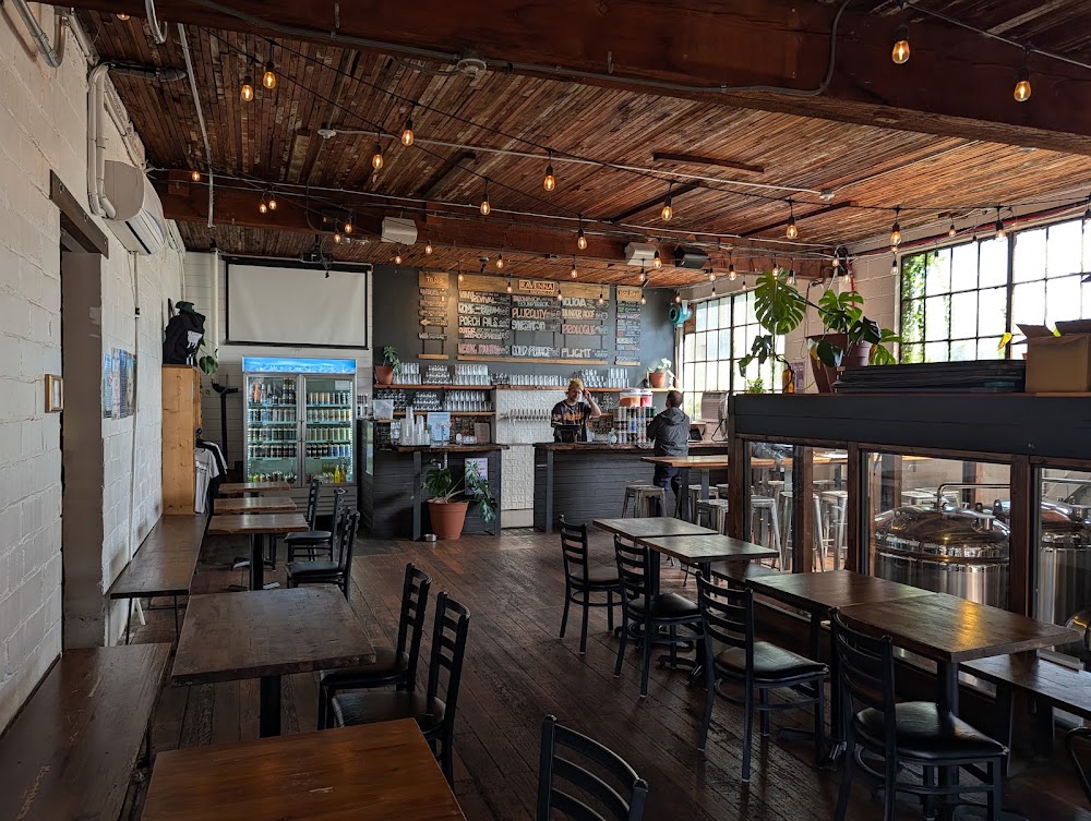 Ravenna Brewing Co, tienda de TCG en Seattle
