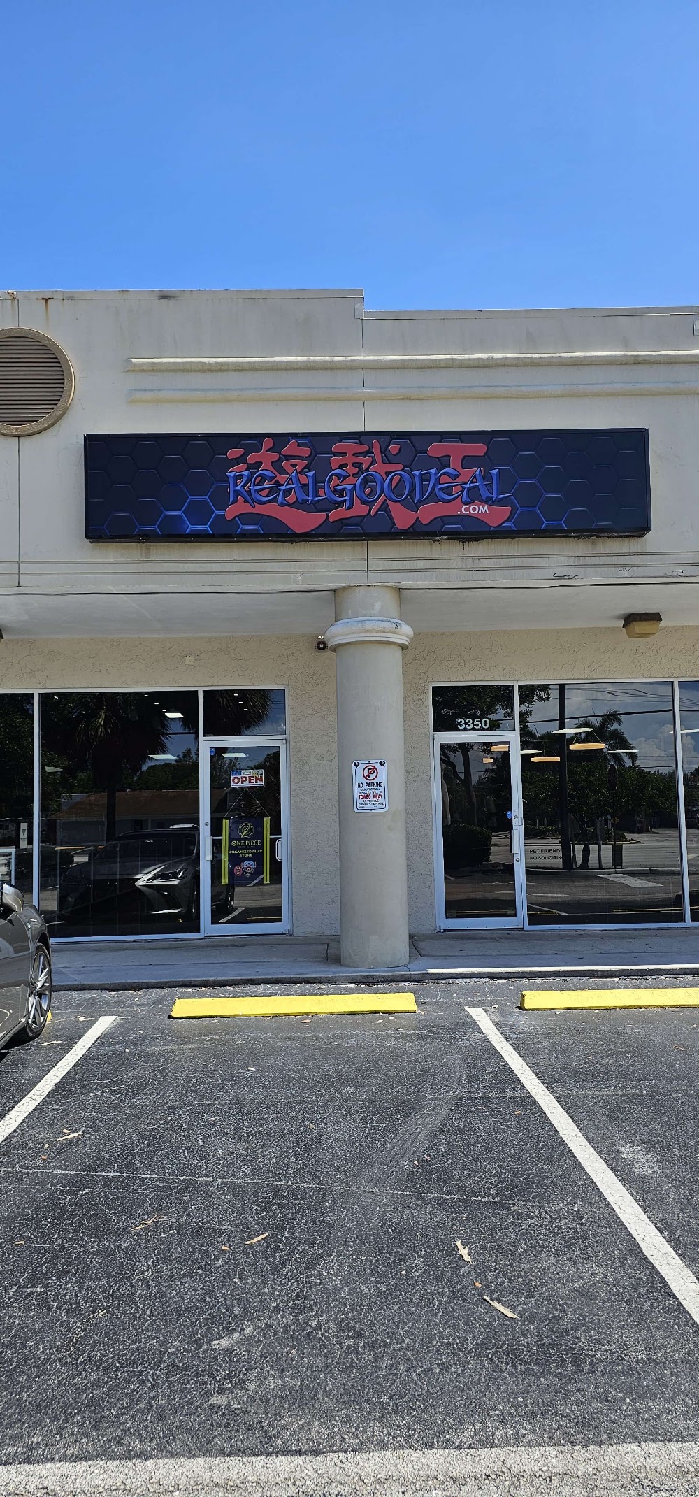Realgoodeal, tienda de TCG en Fort Lauderdale