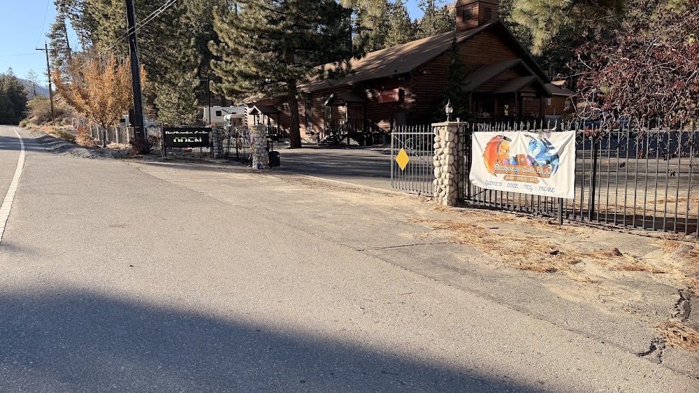 Recharge Cafe LLC, tienda de TCG en Wrightwood