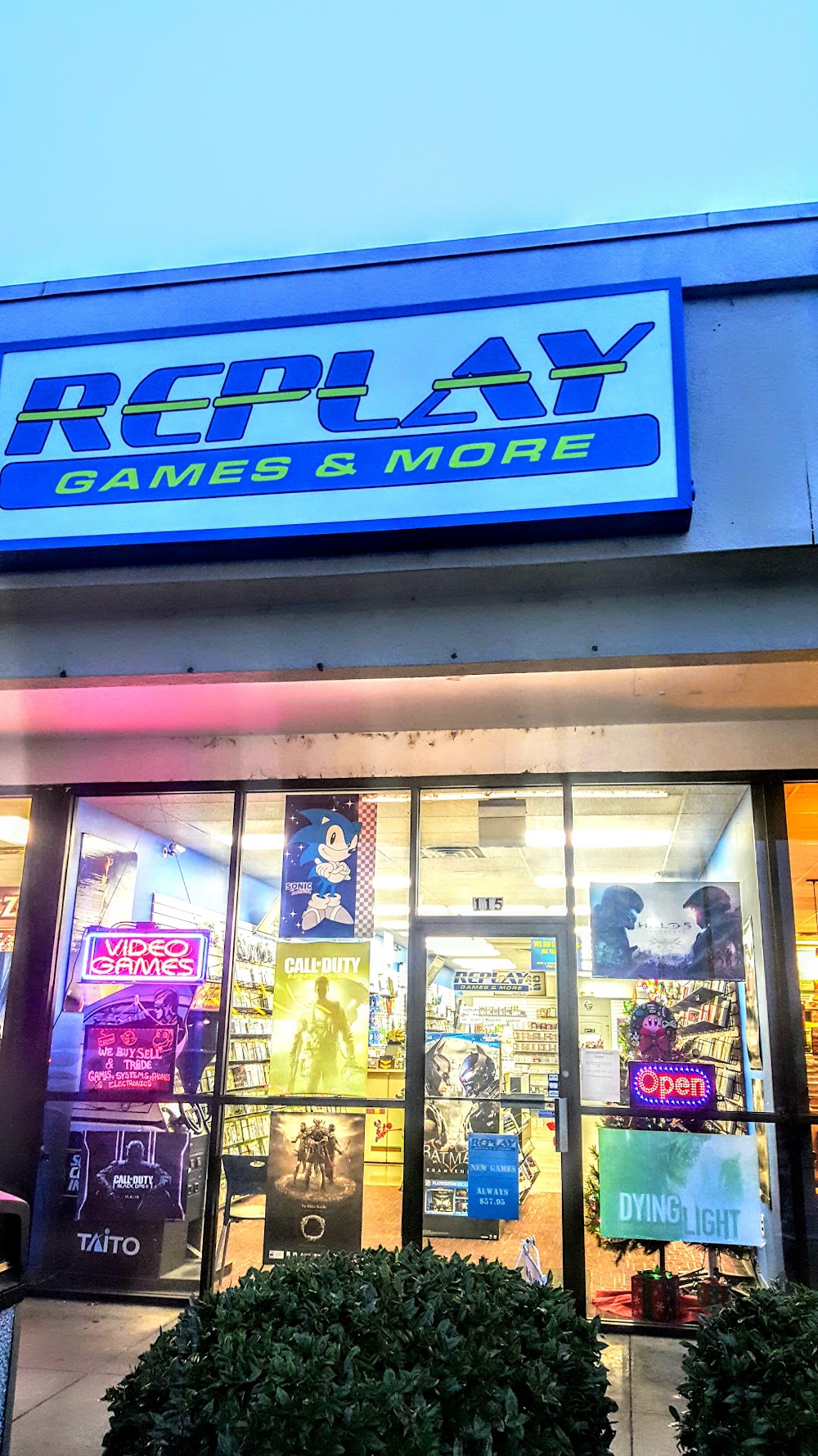 Replay Games and More, tienda de TCG en Jefferson City