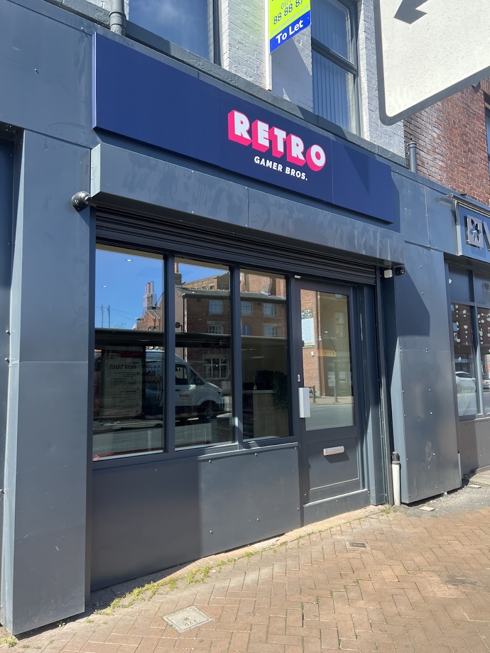Retro Gamer Bros, tienda de TCG en Preston