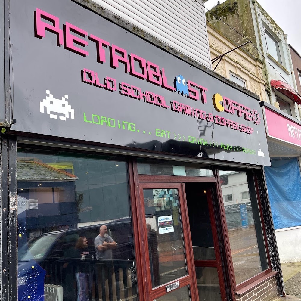 RetroBlast Coffee, tienda de TCG en Newquay