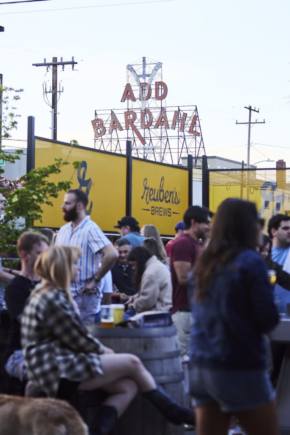 Reuben's Brews - The Ballard Taproom, tienda de TCG en Seattle