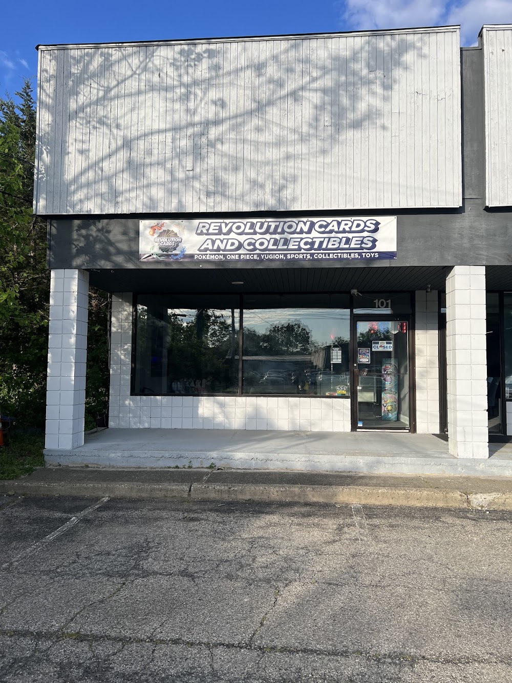Revolution Cards and Collectibles LLC, tienda de TCG en New Windsor