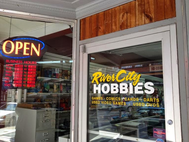 River City Hobbies, tienda de TCG en La Crosse