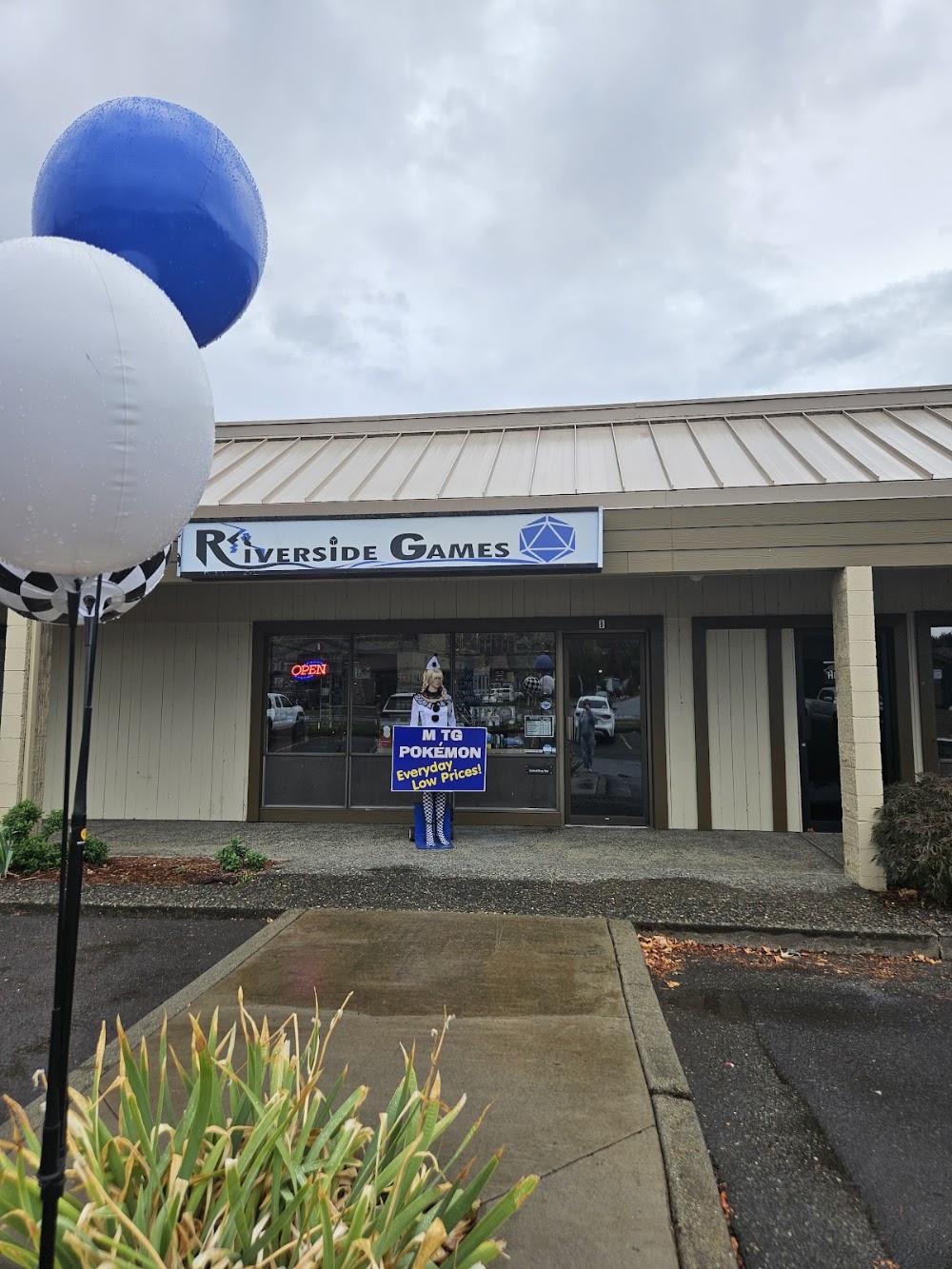 Riverside Games, tienda de TCG en Rogue River