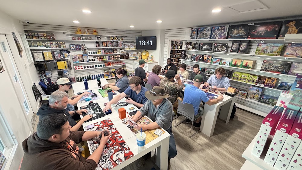 Rocket City Toys, tienda de TCG en Owens Cross Roads