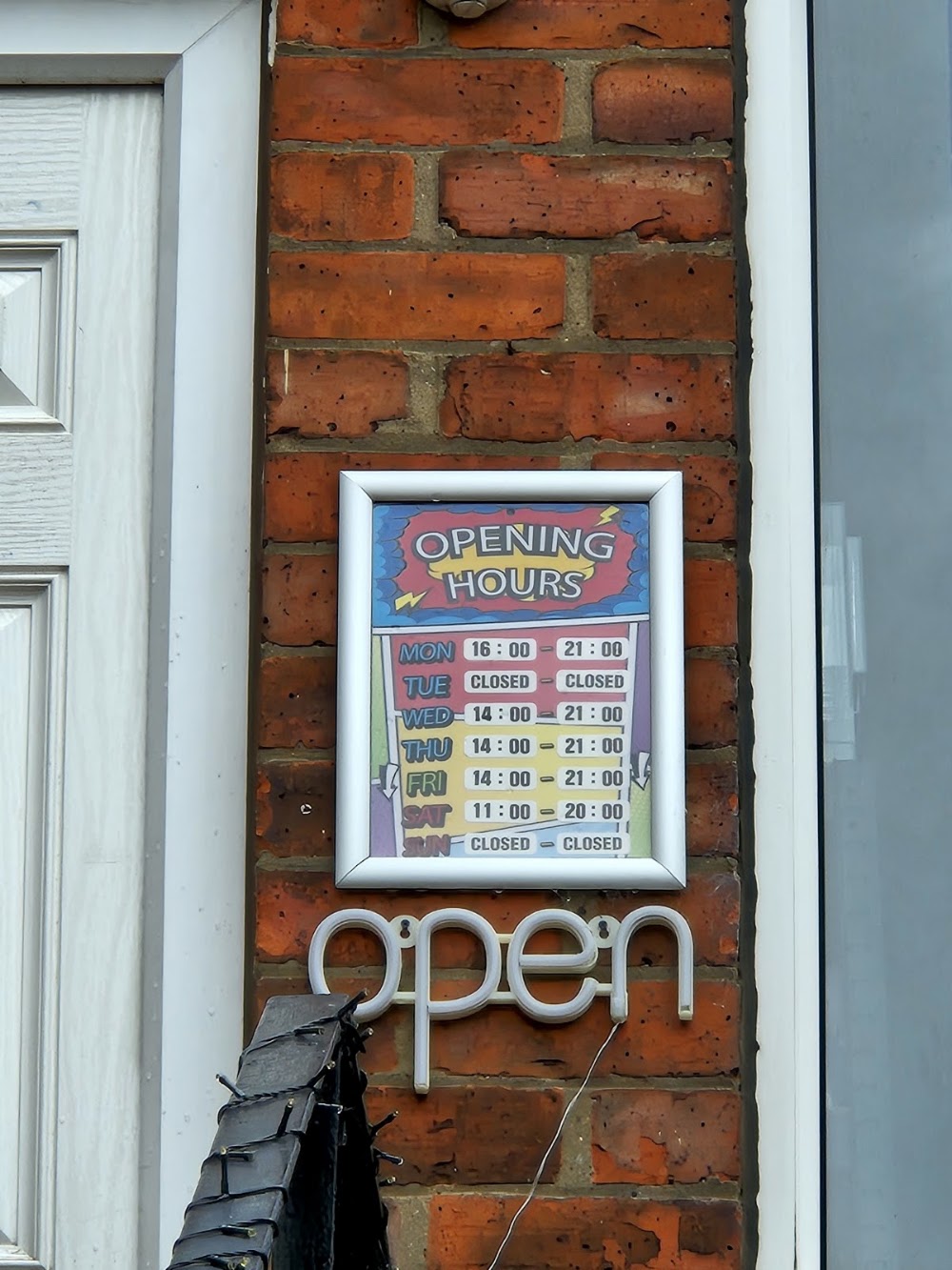 Rockets Hideout, tienda de TCG en Selby