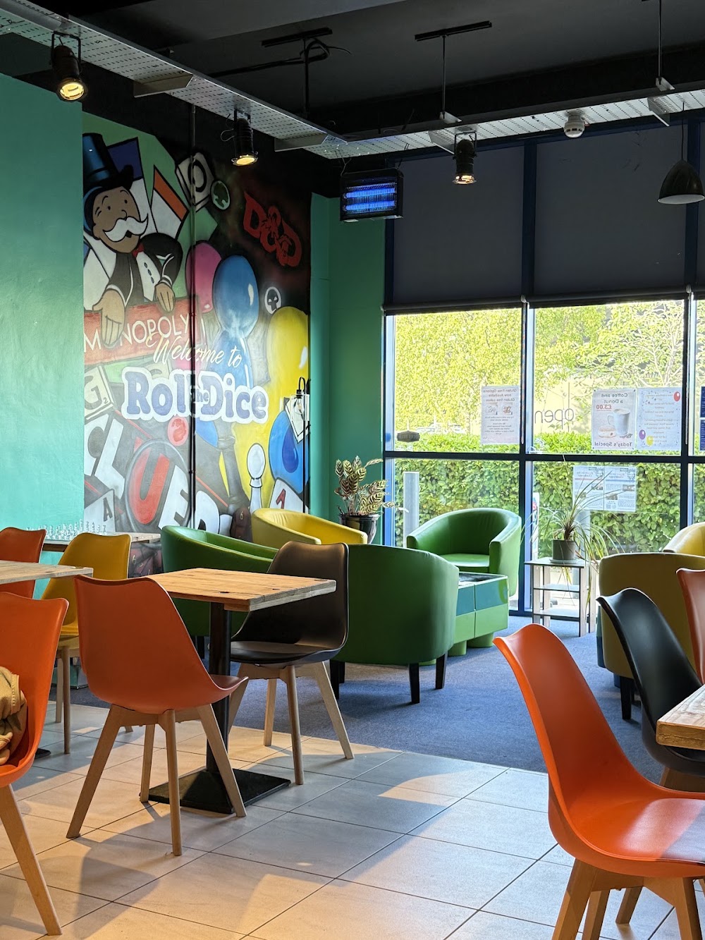 Roll The Dice Cafe Ltd, tienda de TCG en Cleethorpes