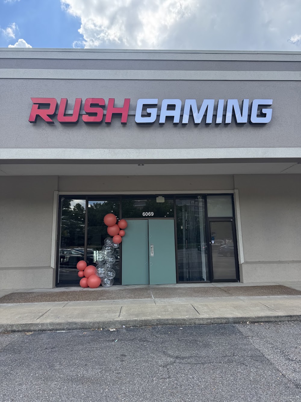 Rush Gaming & Collectibles, tienda de TCG en Memphis