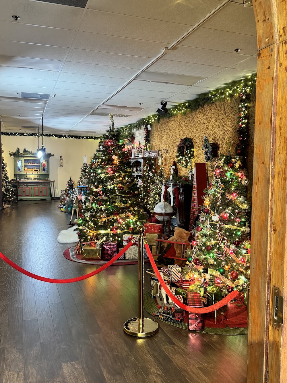 Santa’s Enchanted Workshop, tienda de TCG en Orlando