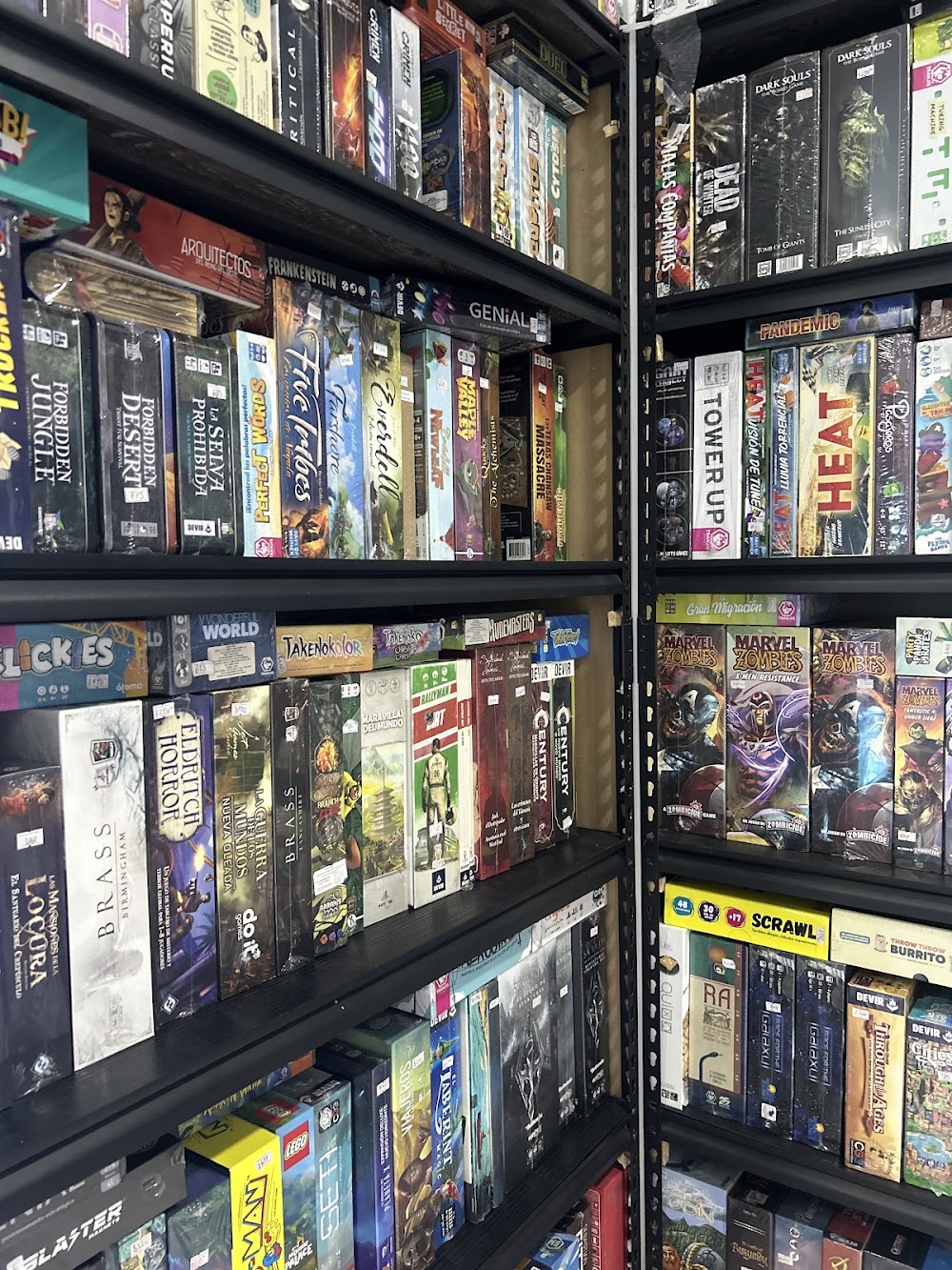 SANTUARIO JUEGOS Y COLECCIONABLES