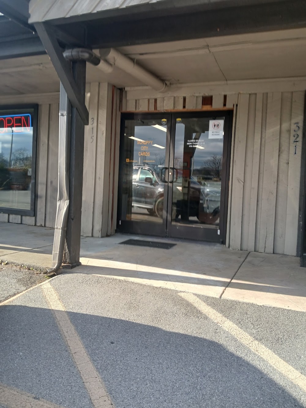 Scruffy City TCG, tienda de TCG en Maryville