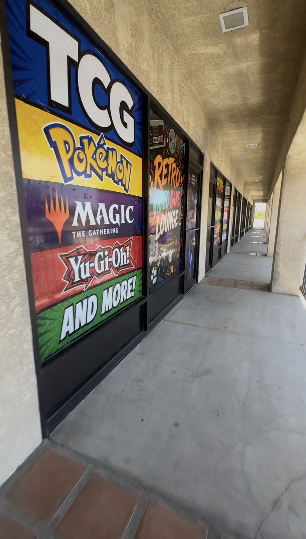 Secret level outpost, tienda de TCG en Cathedral City