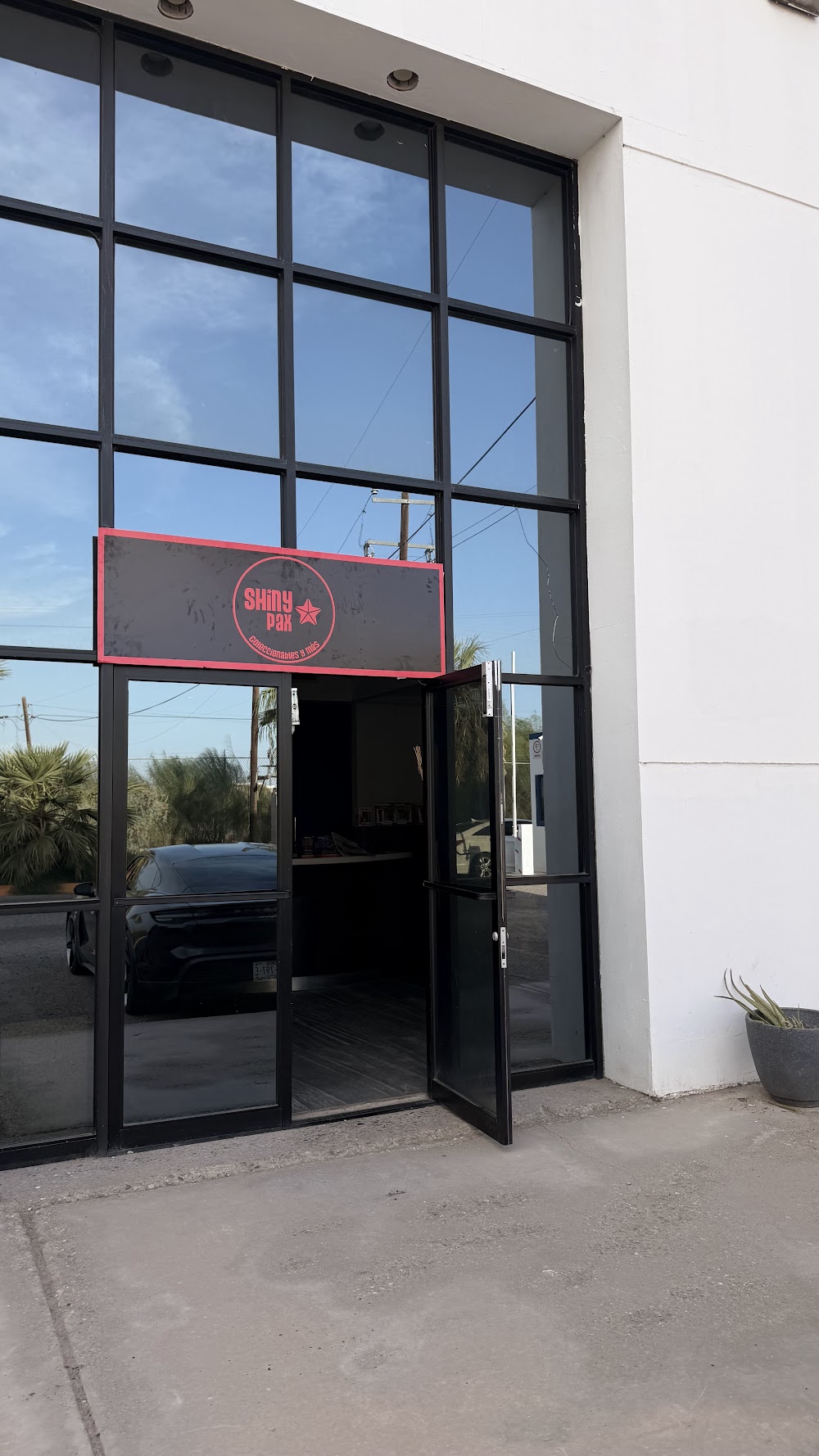 Shiny Pax, tienda de TCG en Mexicali