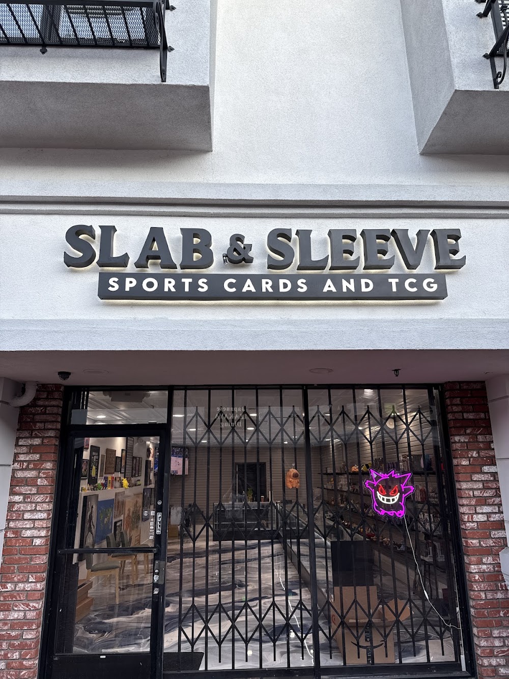 slab and sleeve, tienda de TCG en Encino