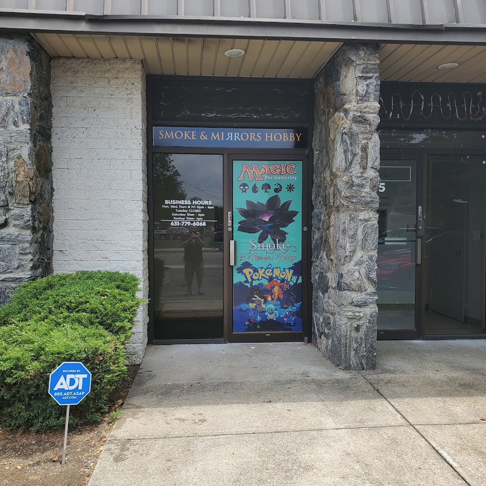 Smoke And Mirrors Hobby, tienda de TCG en Deer Park