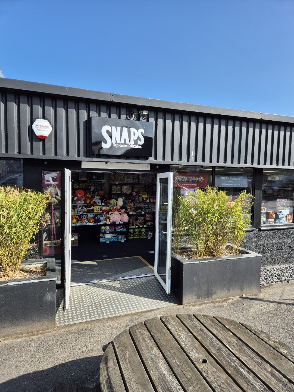 Snaps Games, tienda de TCG en Bridport