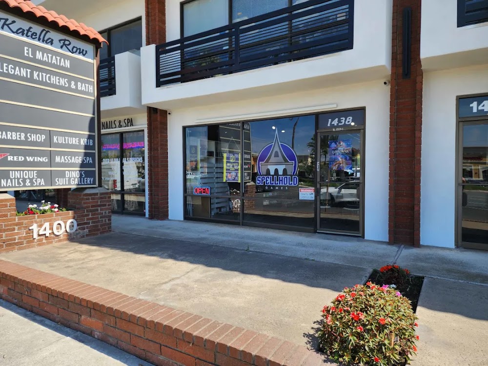 Spellhold Games, tienda de TCG en Orange