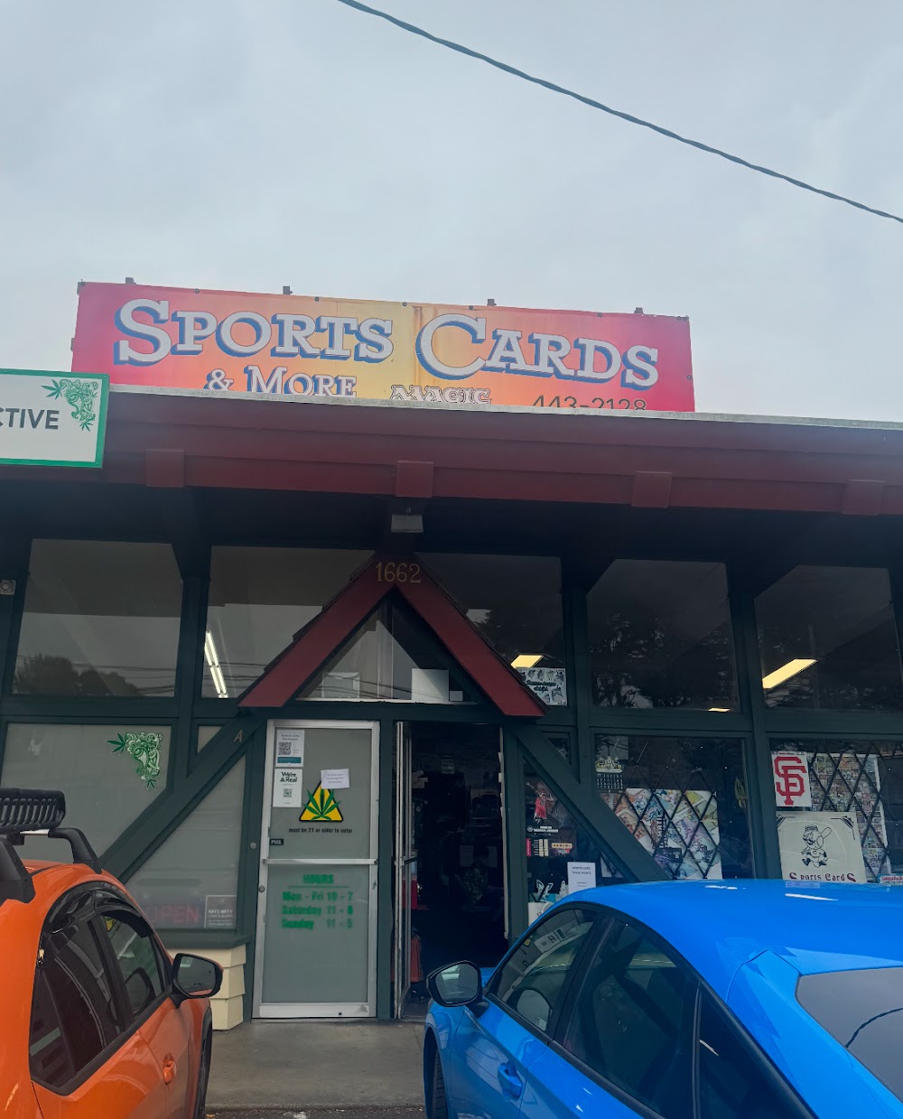 SPORTS CARDS AND MORE, tienda de TCG en Eureka