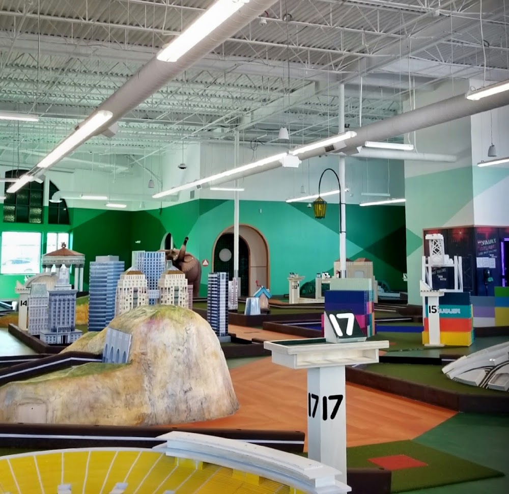 Subpar Miniature Golf, tienda de TCG en Alameda