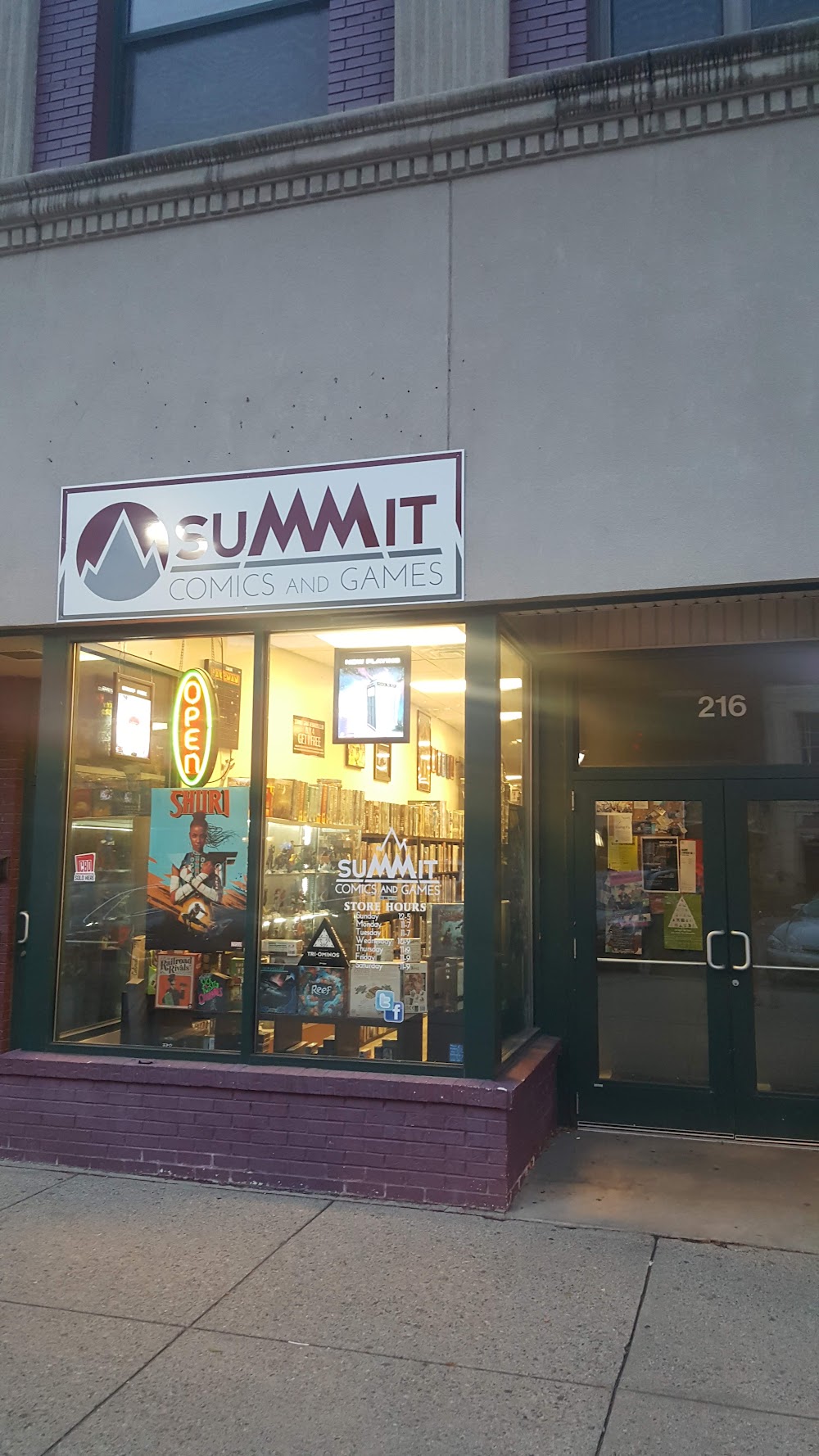 Summit Comics & Games Lansing, tienda de TCG en Lansing