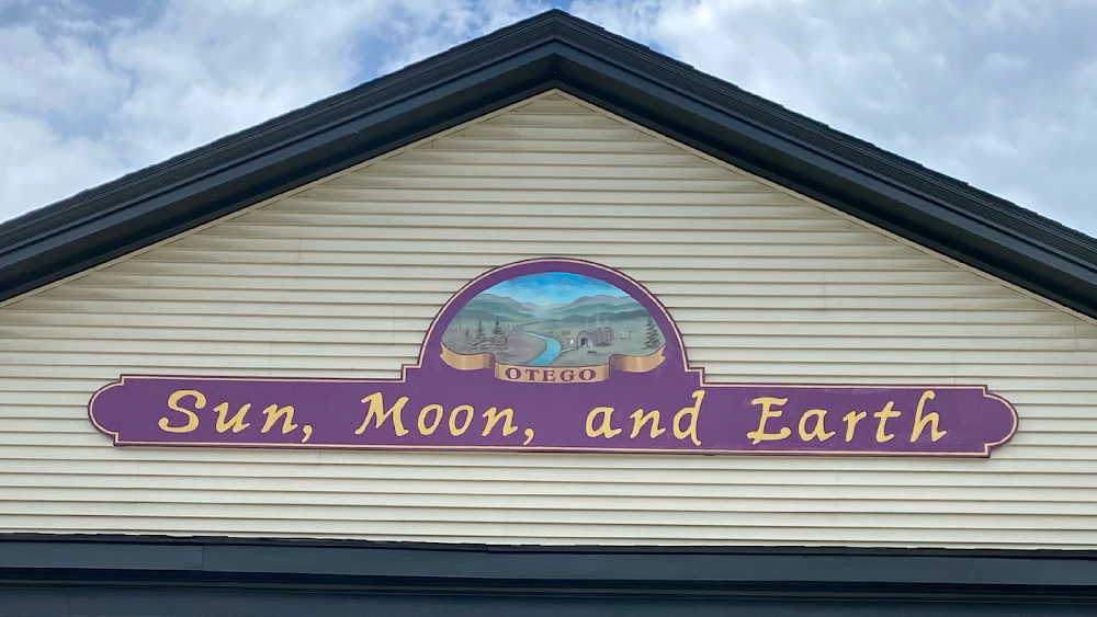 Sun Moon and Earth, tienda de TCG en Otego