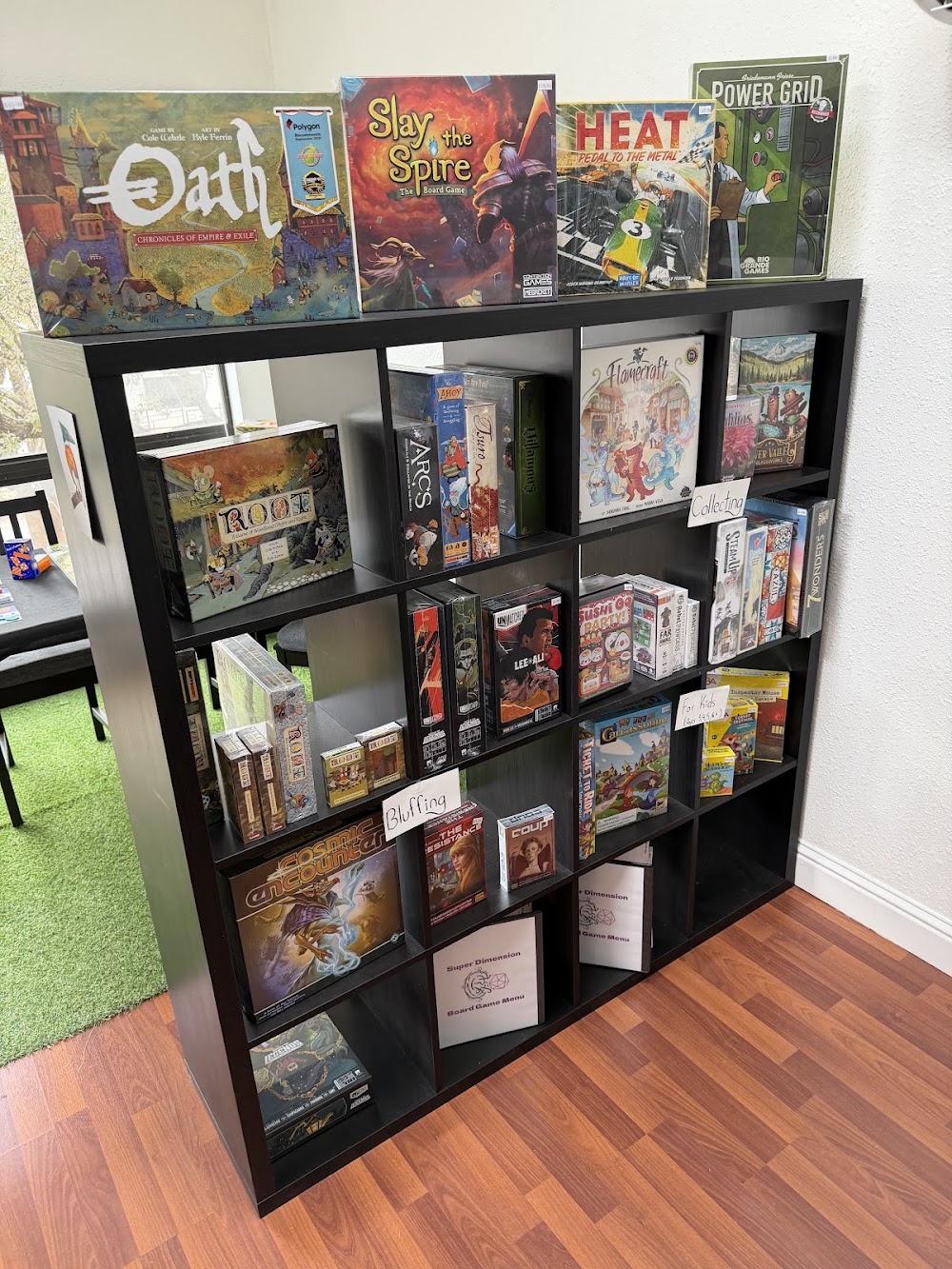 Super Dimension Gaming, tienda de TCG en Wimberley