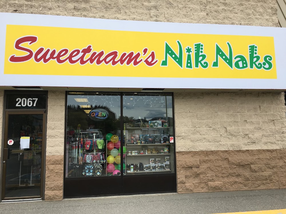 Sweetnam's Nik Naks, tienda de TCG en Kelowna