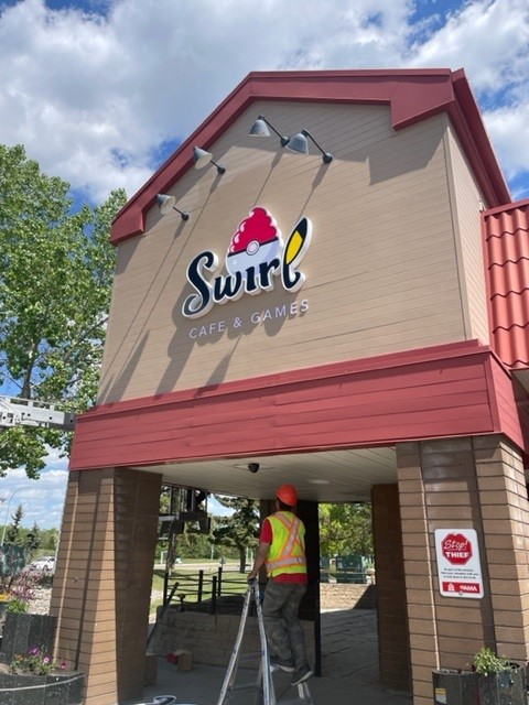 SWIRL CAFE & GAMES, tienda de TCG en Edmonton
