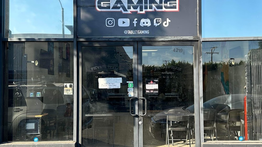 Table 1 Gaming, tienda de TCG en Bell