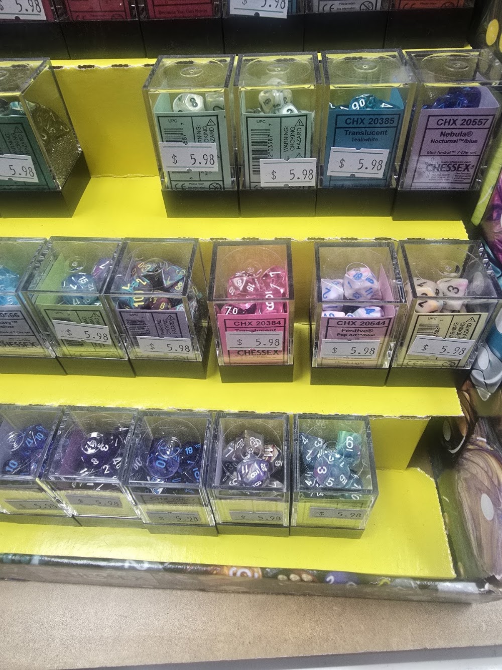Tapped Out Games LLC, tienda de TCG en Sunset