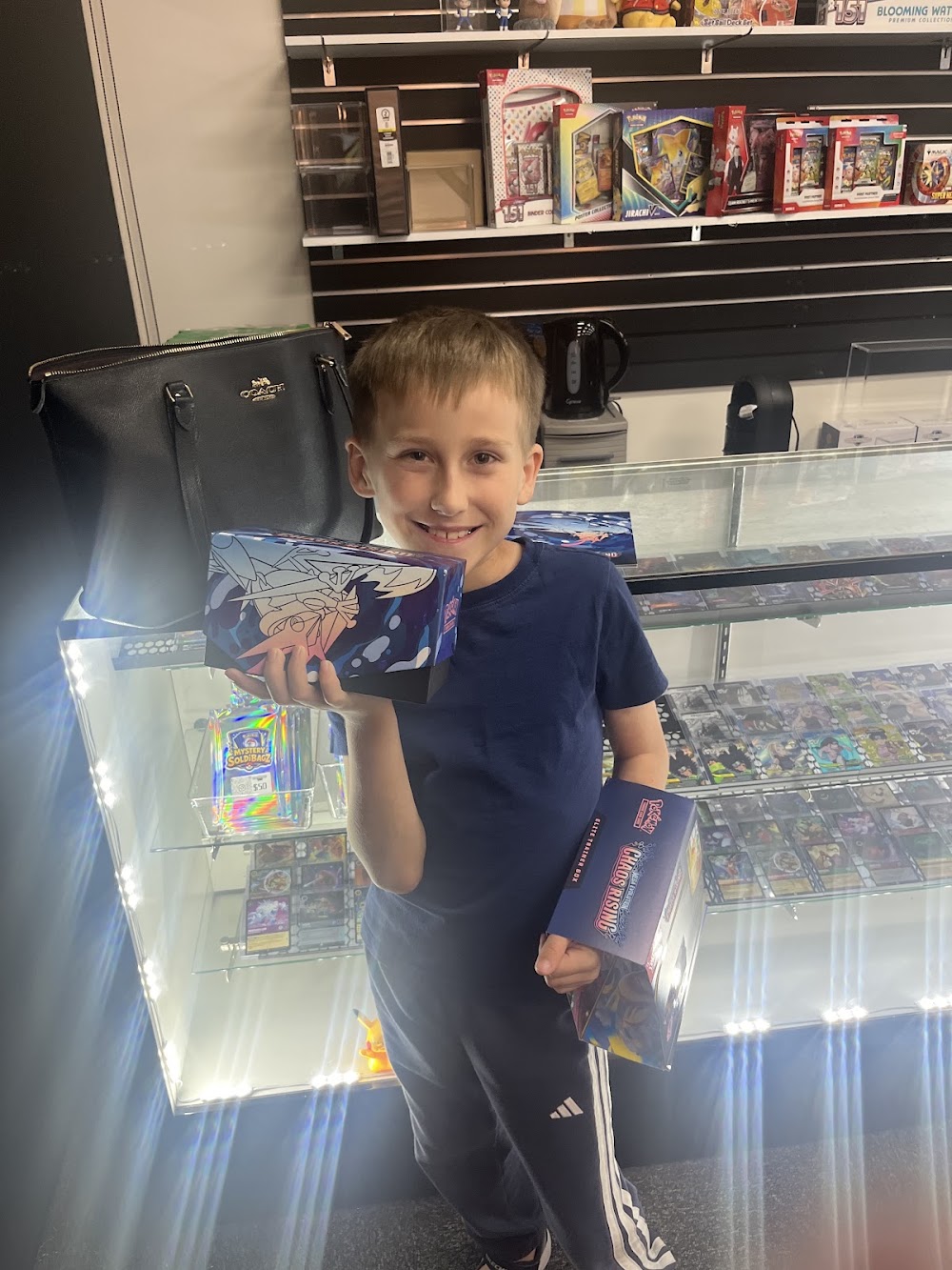 Tesoro Cards & Games, tienda de TCG en Escondido