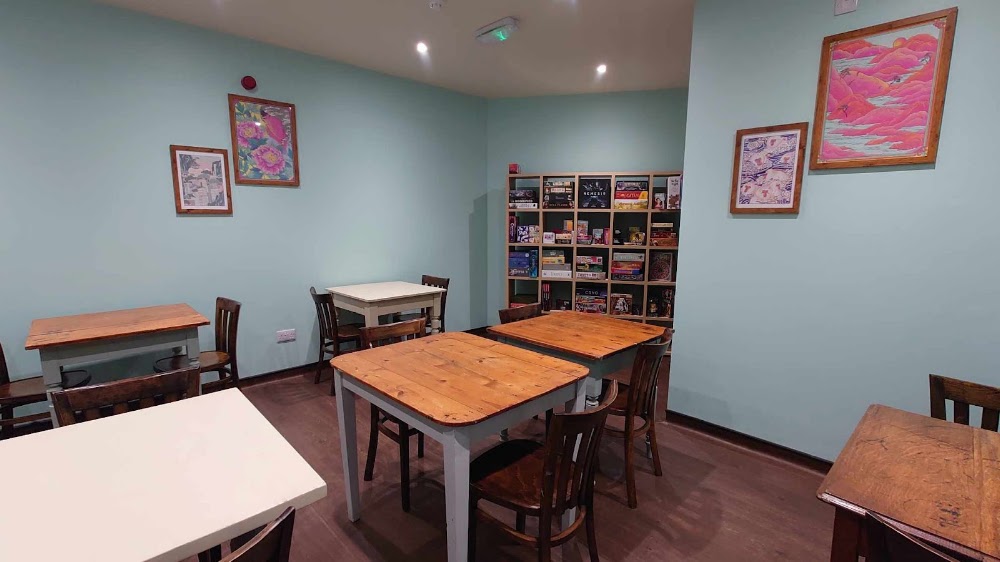 The Adventurer's Tavern, tienda de TCG en Douglas