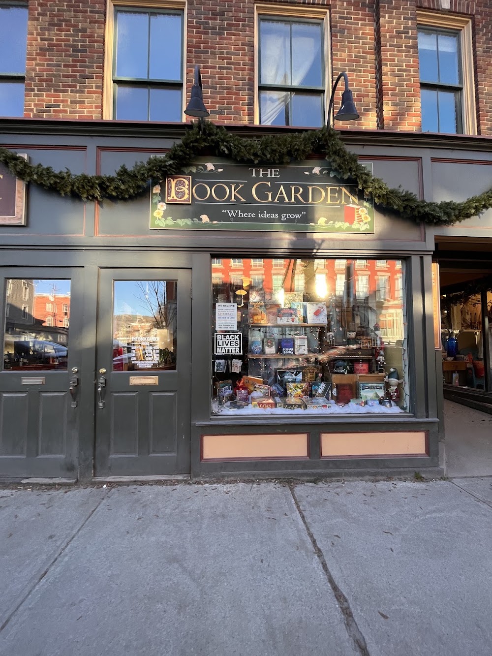 The Book Garden, tienda de TCG en Montpelier