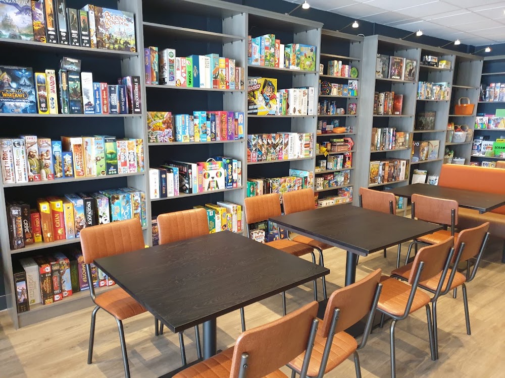The Box Room Board Game Cafe, tienda de TCG en Cambridge