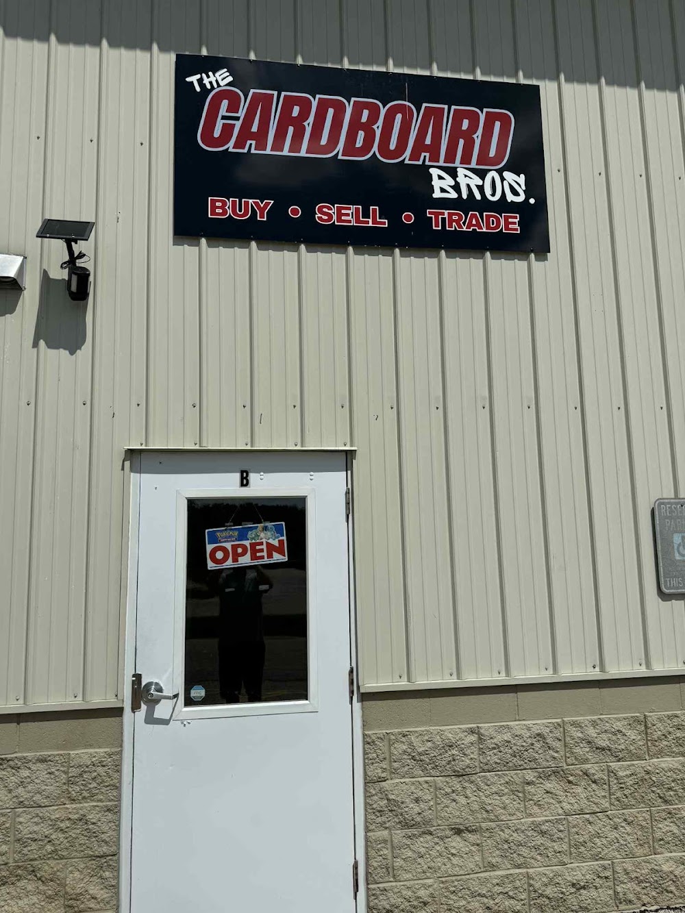 The Cardboard Bros, tienda de TCG en Oconomowoc